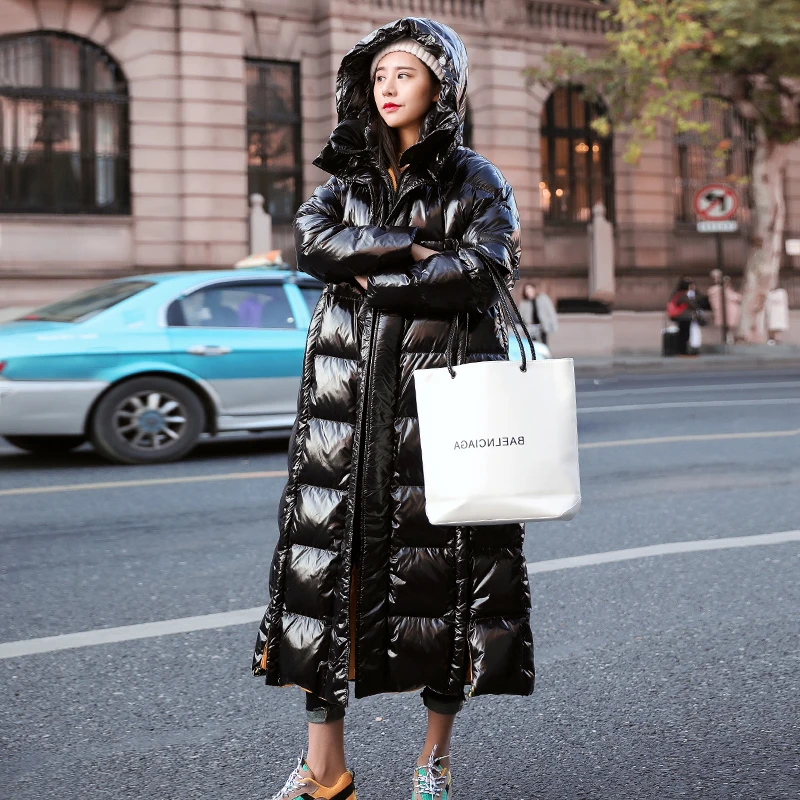 Женское хлопковое пальто с капюшоном длинное блестящее свободного кроя теплая