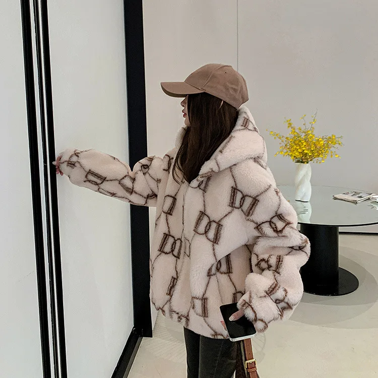 Women Short Hooded Particles All-wool Fur Coat Female Printing Zipper Thick Warm Coat 2021 Winter Loose Casual Plush Jacket