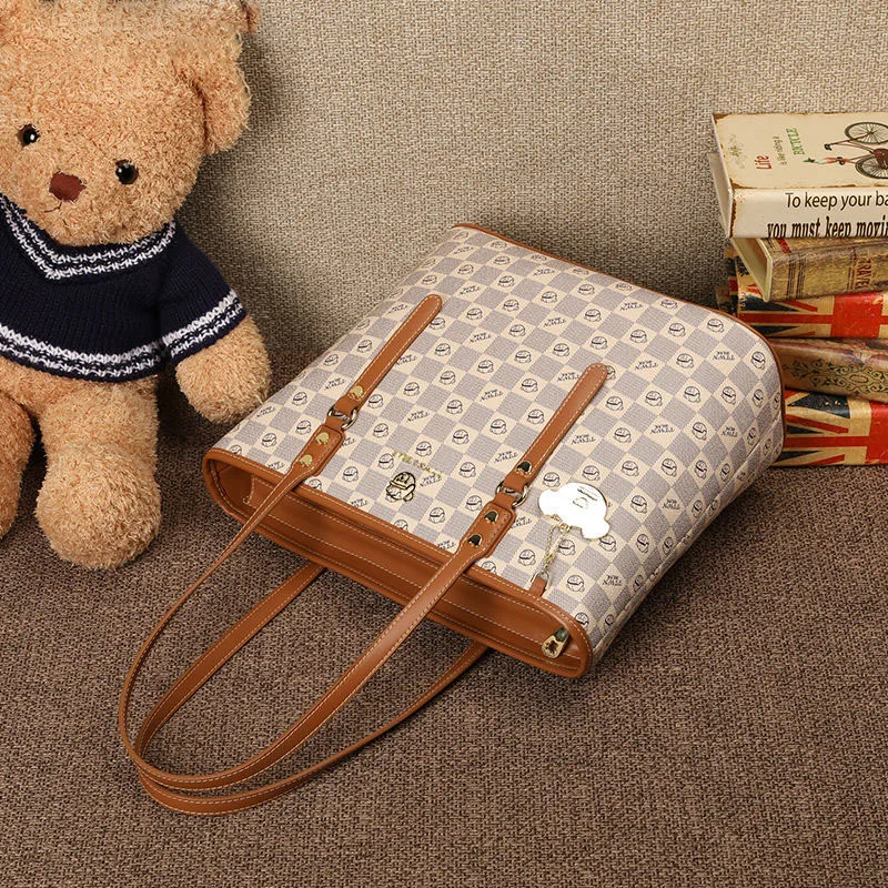 

One-shoulder all-match handbag Tote bag women's large-capacity niche design shopping bag fashionable atmosphere