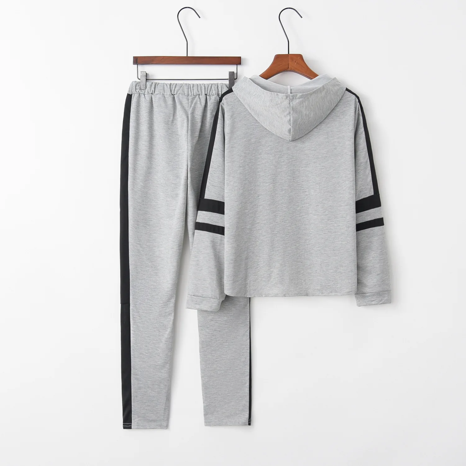 Женский спортивный костюм топ в полоску и штаны из двух предметов толстовка
