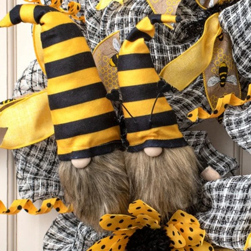 

Bee Wreath Easter Bee Day Gift Artificial Bee Garland Hanging Pendants Ornaments for Window Wall Outdoor Wedding