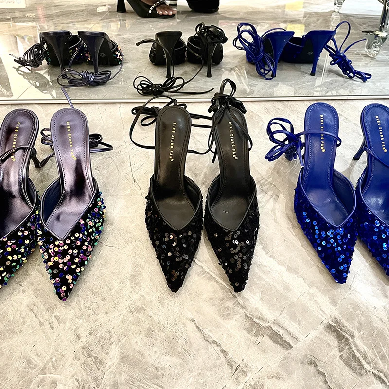 

Босоножки на ремешках с открытым перекрестным каблуком туфли с перекрестным носком 2022 женский костюм бежевого цвета на шнуровке закрытые т...