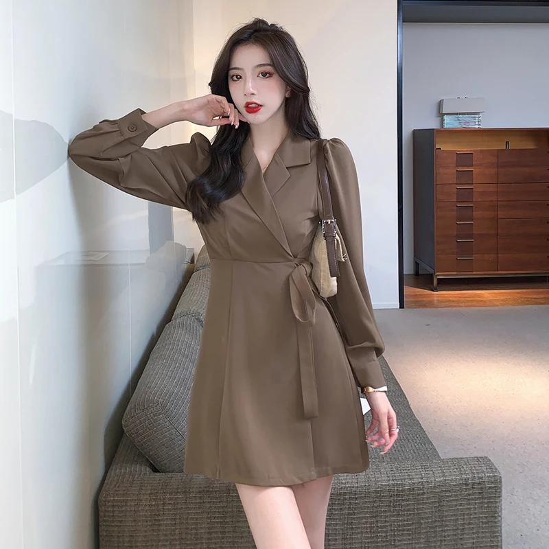 

COIGARSAM женское цельное платье осень 2021 Новинка Офисные женские корейские однотонные коричневые платья с длинным рукавом и бантом Traf