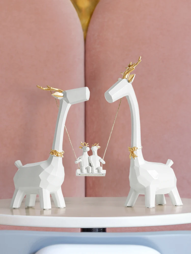 

Nordic Creative Wedding Gifts Living Room Decoration Accessories Office Luxury Resin Ornaments Miniaturas De Resina Decor BK50HD