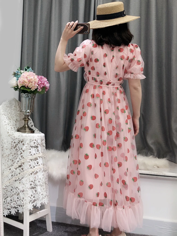 Платье женское Сетчатое с вышивкой французское облегающее клубничное пикантное