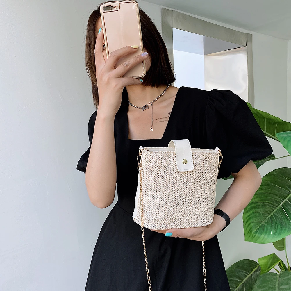 

Chain Shoulder Crossbody Messenger Bag for Women Summer Vacation Beach Straw Woven PU Leather Patchwork Shoulder Bag