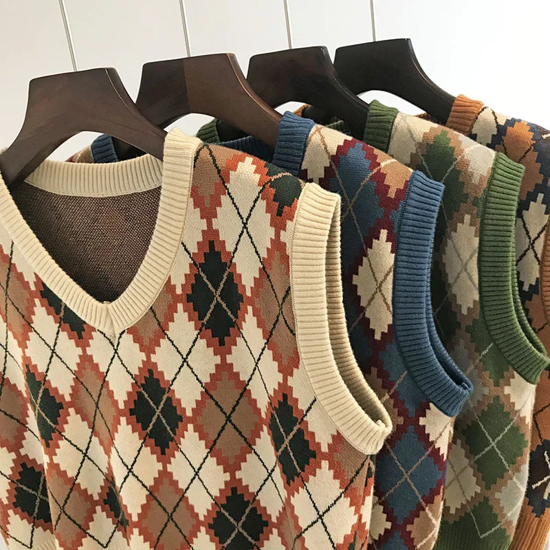 Женский винтажный трикотажный свитер в клетку с V-образным вырезом |