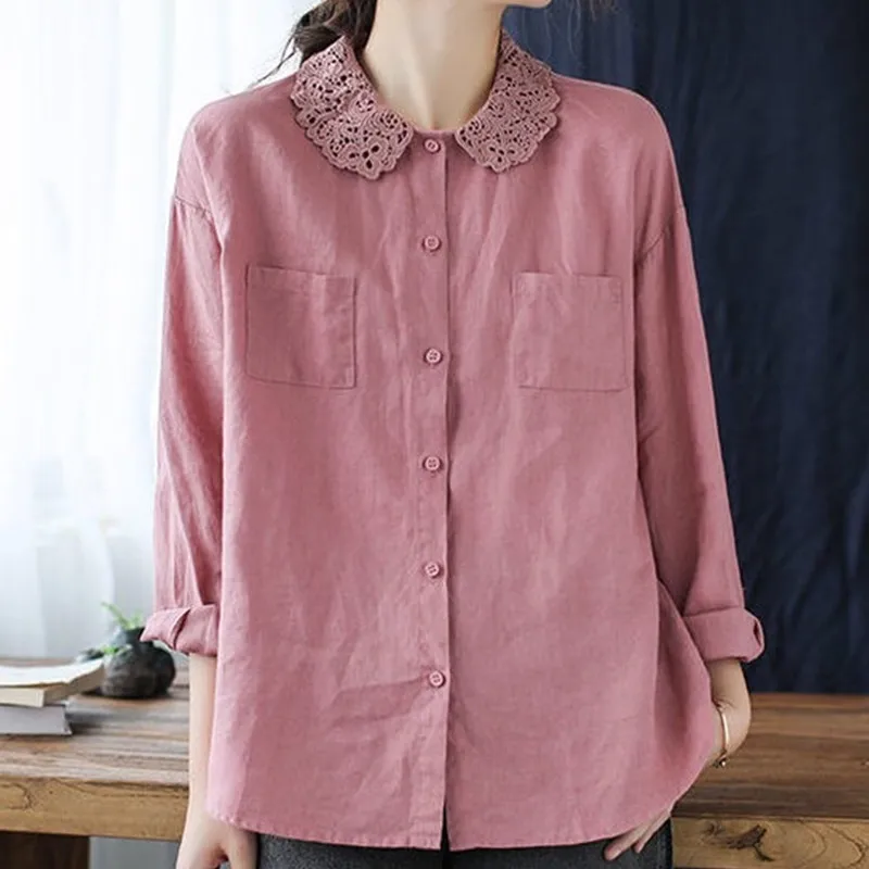 

Рубашка женская однотонная из хлопка и льна, свободная Повседневная Блузка с длинным рукавом и кружевным воротником в стиле ретро, на пугов...
