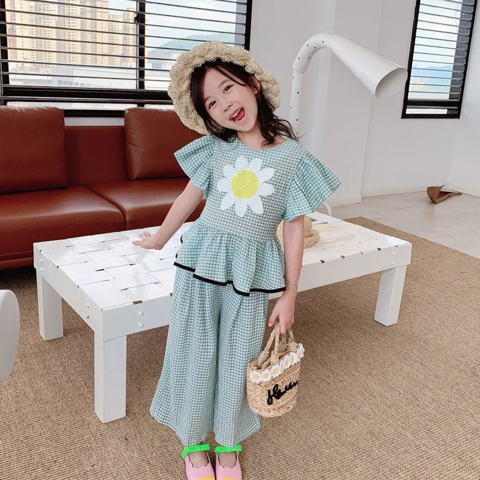

baby girls clothing set 2021 summer Sweet and fresh green plaid small daisy print 2-piece set Puff sleeve top + wide leg pants