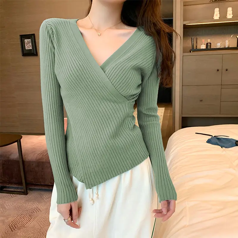 

V-neck knitted bottomed shirt, women's new style, fashionable in spring and autumn, with slim long sleeve T-shirt