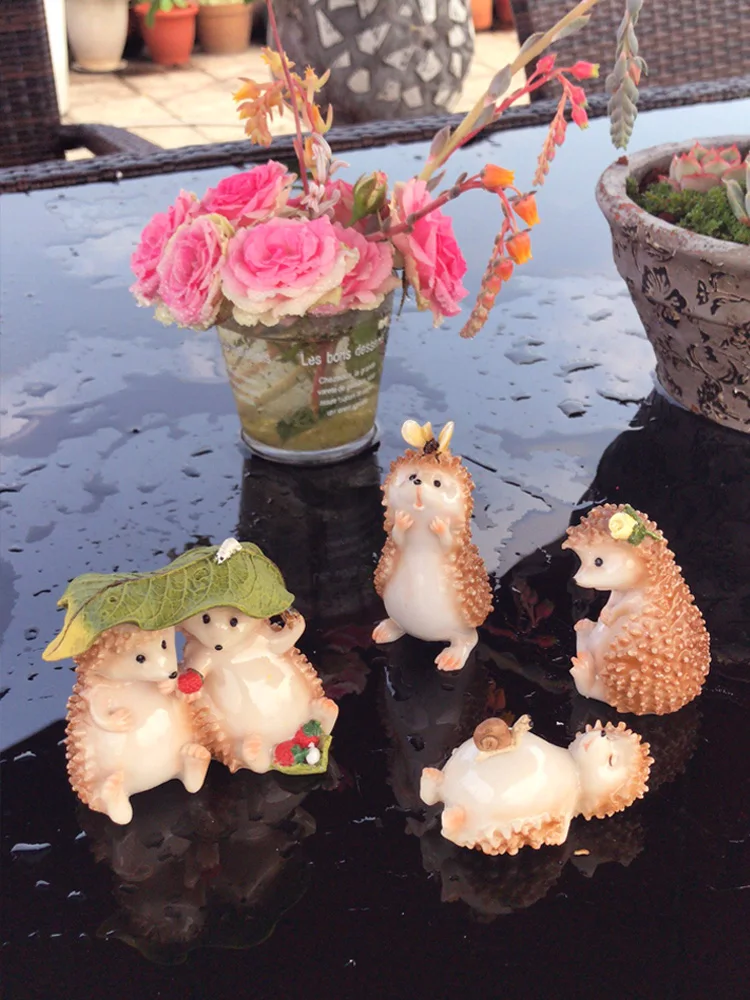 

Lovely Hedgehog Resin Animal Ornaments Creative Personality Potted Landscape For Girls New Year Gift