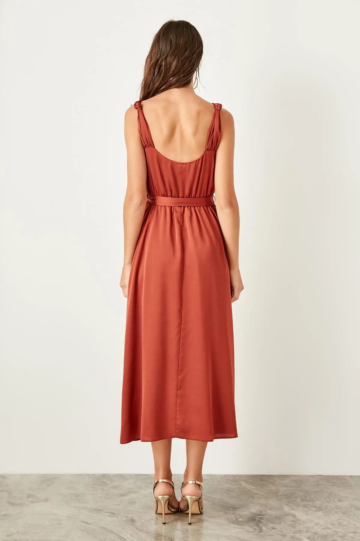 Trendyol платье с поясом из корицы TPRSS19BB0283 | Женская одежда
