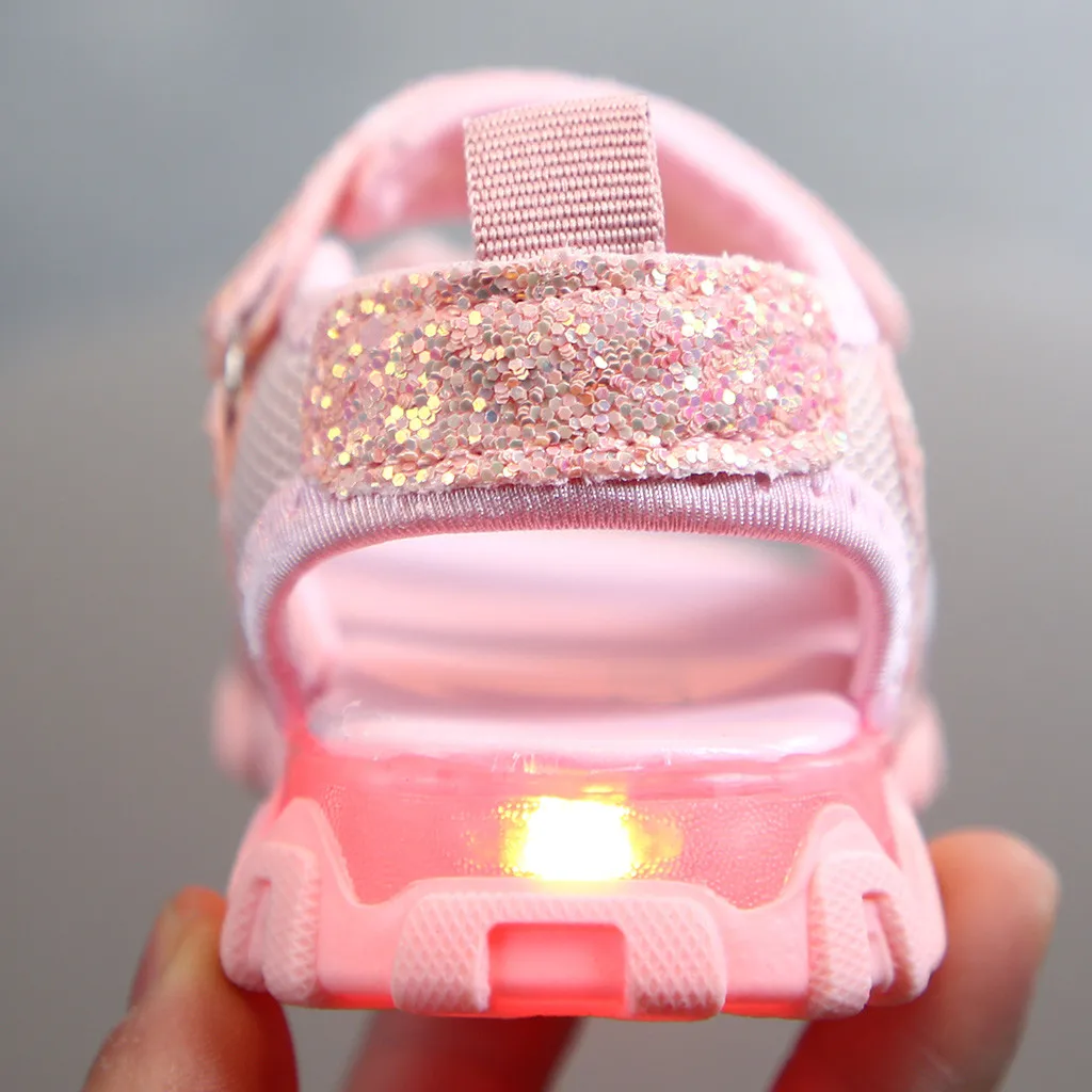 

2021 New Summer Kids Shoes Baby Girls Boys Sandals Bling Led Light Luminous Sport Sandals Outdoor Shoes Sneakers