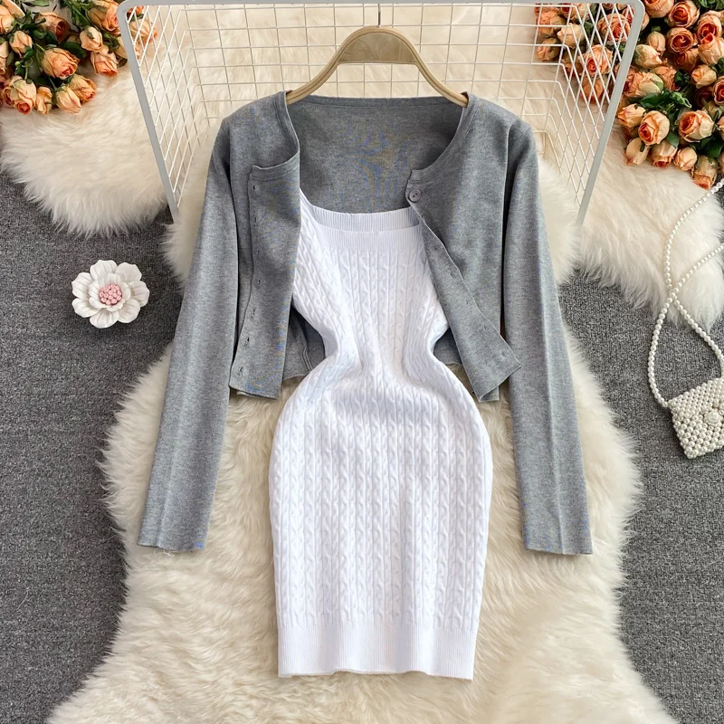 

Осенне-зимнее Новое корейское облегающее и облегающее эластичное вязаное платье с запахом на бретелях костюм из двух предметов кардиган па...
