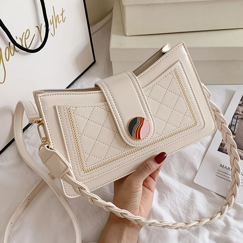 

2021 New Woman Shoulder Bag High Quality PU Chain Diagonal Small Bag Luxury Designer Handbag Underarm Bag 2021 Summer Female Bag