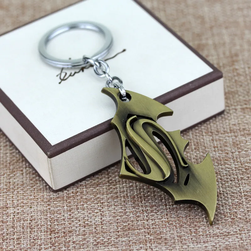 Мстители Бэтмен v брелок с суперменом кулон аксессуары для игр взрывные