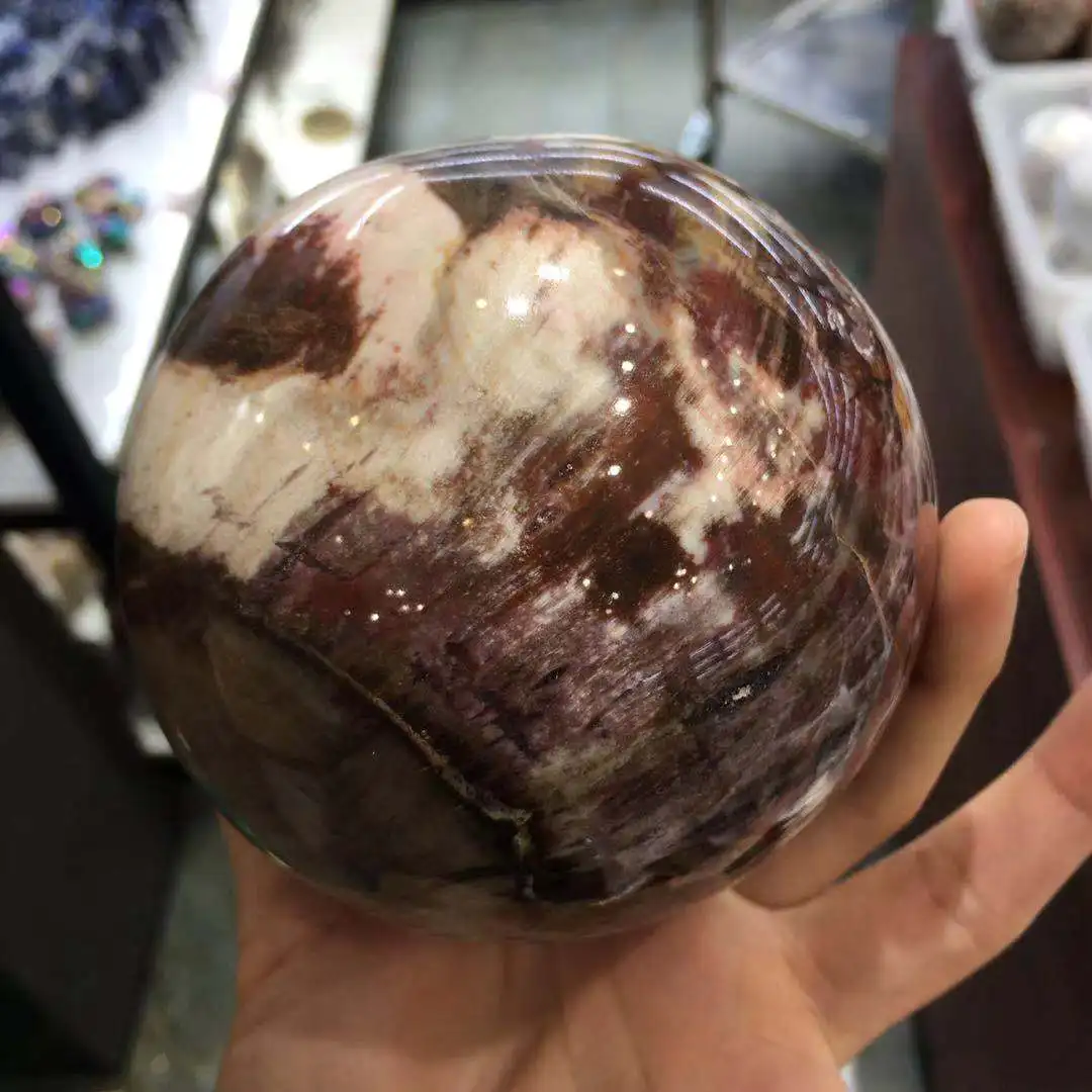 

Хрустальный шар из натурального дерева