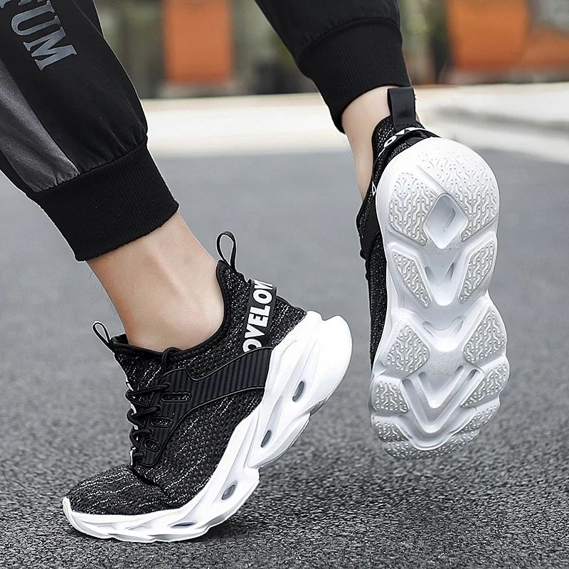 

QZHSMY Women And Men Sneakers Breathable Flats Running Shoes Outdoor Fashion Comfortable Casual Couples Shoes Zapatillas Hombre