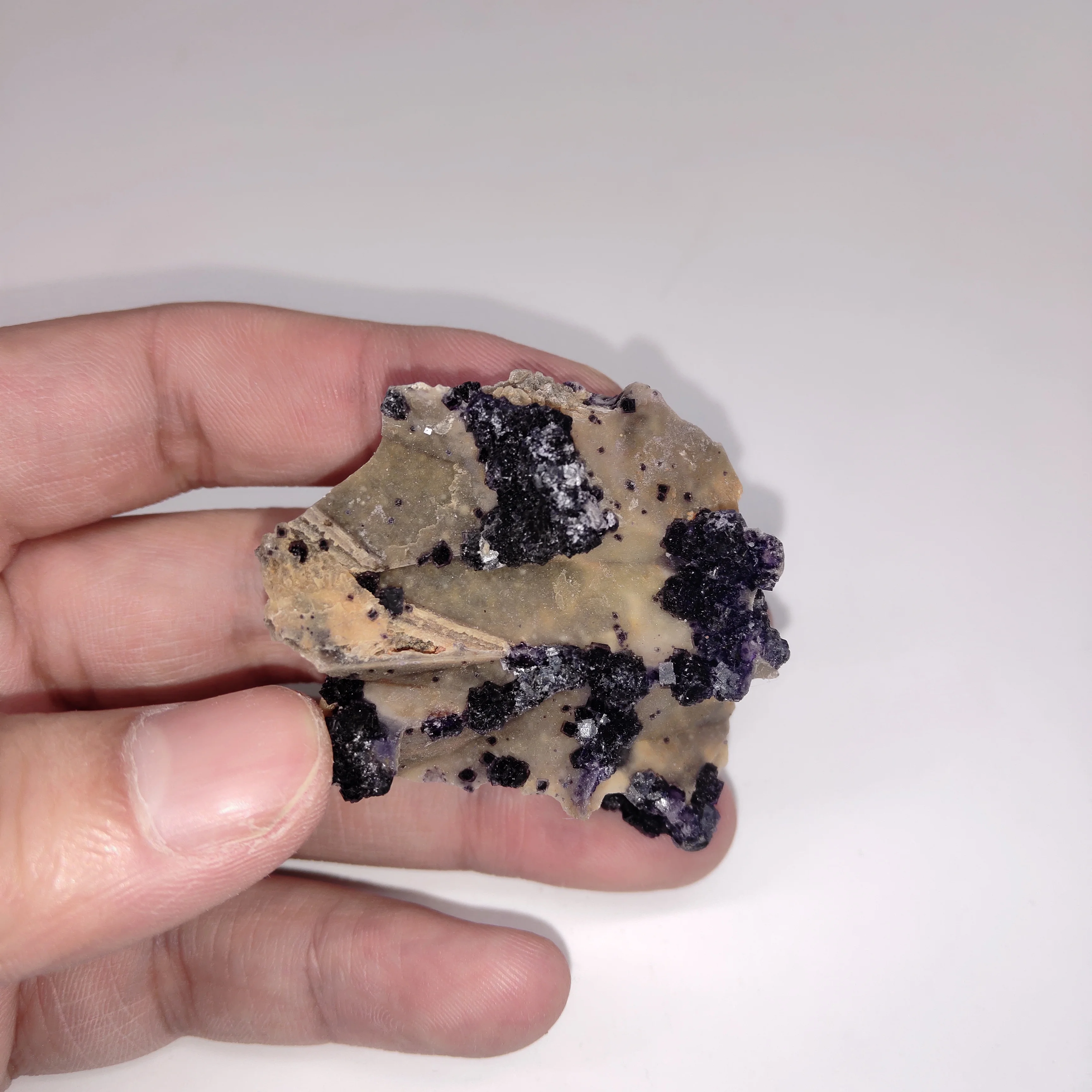 2020 Горячая продажа натуральный флюорит камень 38 г минералы для украшения дома