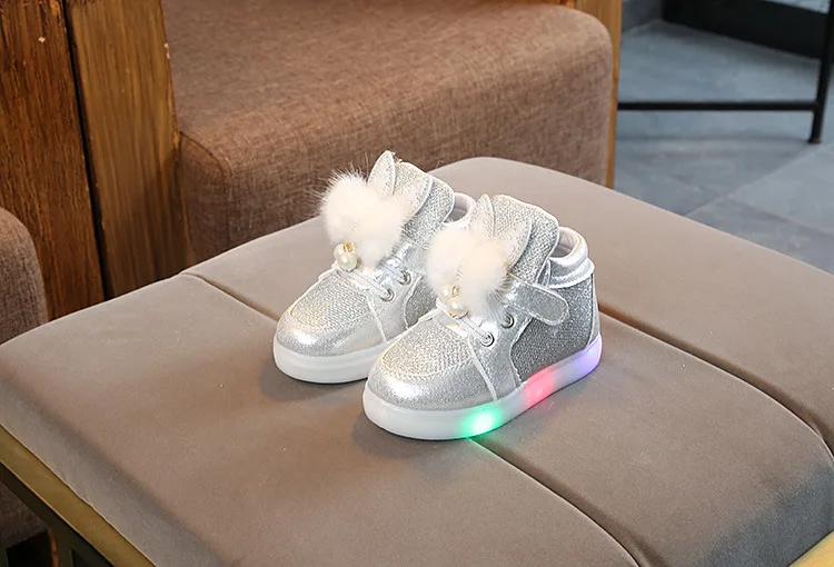 Size 21-30 Children's Led Sneakers Girls Glowing Kids Shoes for Girls Luminous Girls Sneakers Baby Kid Shoes with Backlight Sole