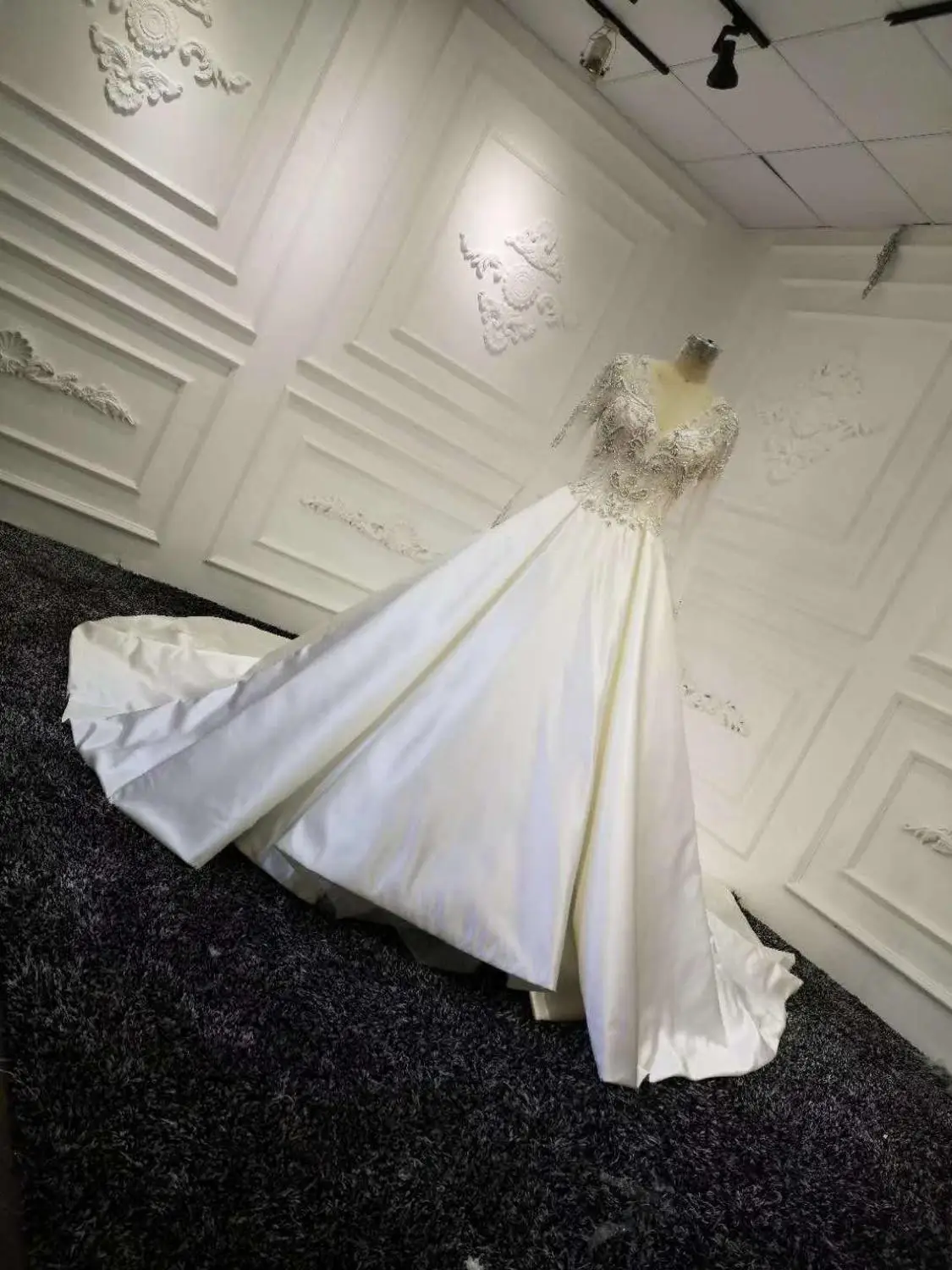 

Роскошный v-образный Вырез свадебные платья Дубай с карманами длинные трапециевидные корсет, вышитый бусинами Свадебные платья с длинным р...