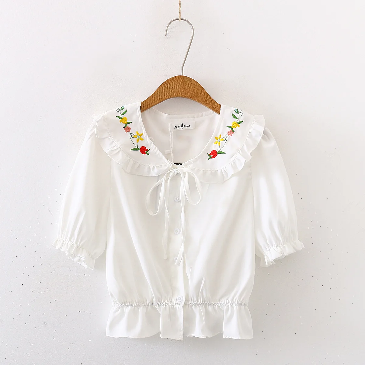 

2020 Summer New Women Short Sleeve Peter pan Collar Flower Embroidery Sweet Blouse Tops Solid Casual White Floral Shirts Blusas