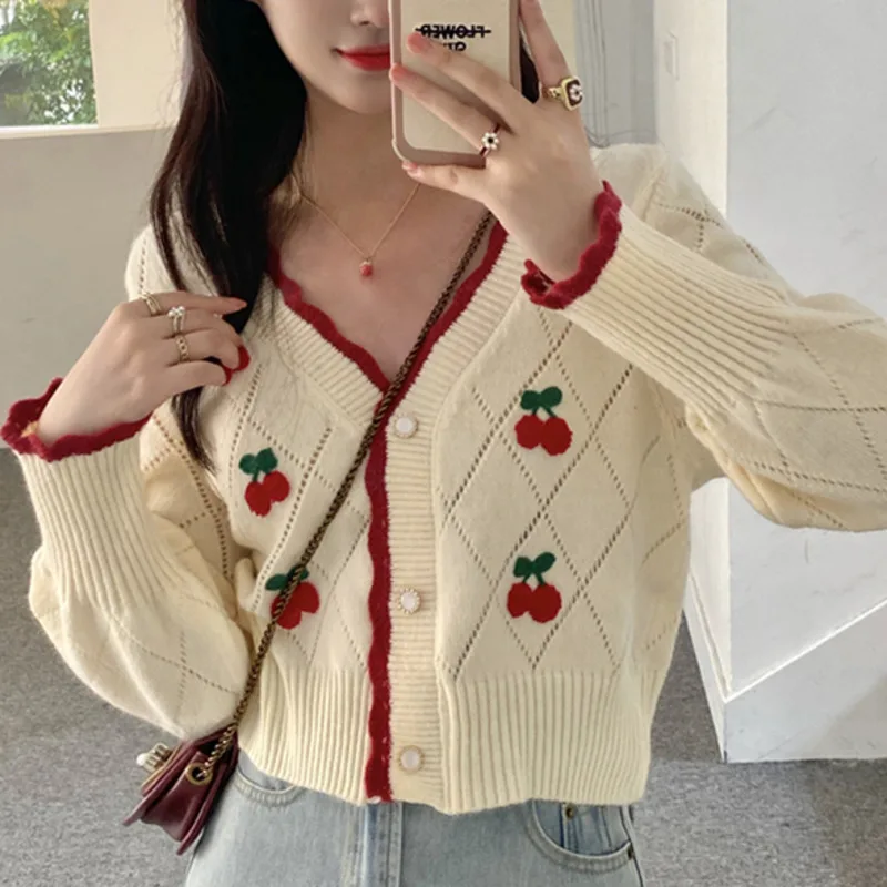 

Short V-neck Sweater Coat Women's Spring and Autumn 2021 New Design Gentle Knitted Cardigan