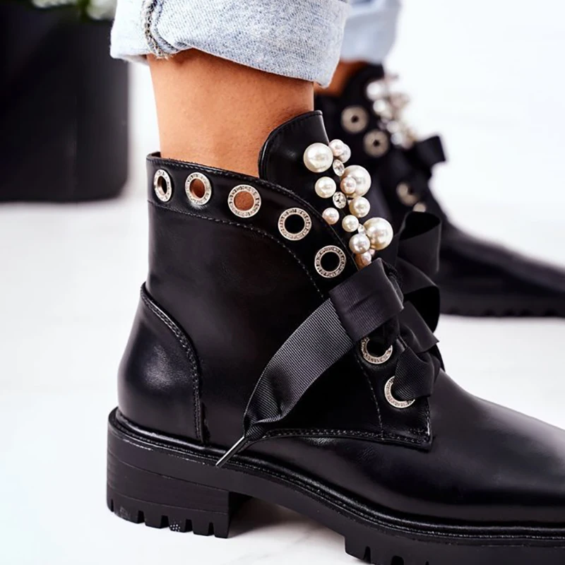 Ботильоны женские байкерские на платформе с жемчугом молнии круглым носком