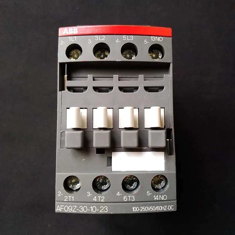 ABB 3-ploe контакторы AF серия AC/DC 1NC 0r 1NO 50 Гц/60 Гц DC 20V ~ 250V 9A 4kw AF09Z-30-10(1NO) AF09Z-30-01(1NC) |