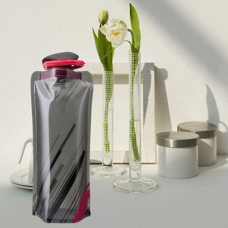 

700mL Foldable Water Bottle Foldable Kettle Portable Silicone Water Bottle For Travel Space Saving Cold Water Cup