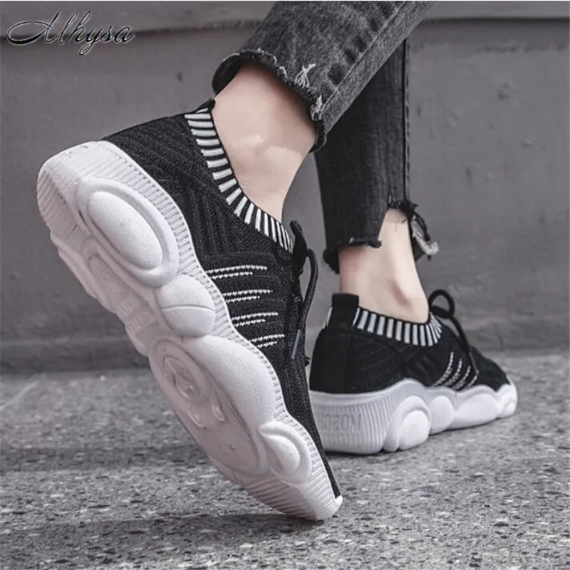 

2019 New spring and summer fashion breathable flying woven bear shoes students solid lace up casual shoes sneakers L265