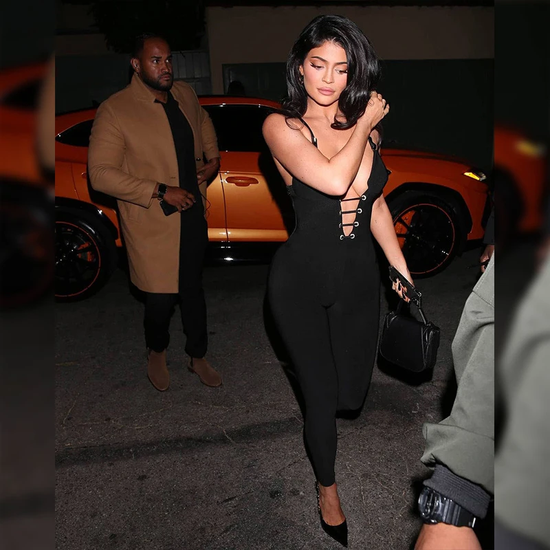 Женский Облегающий комбинезон на бретелях-спагетти черный с вырезами и открытой