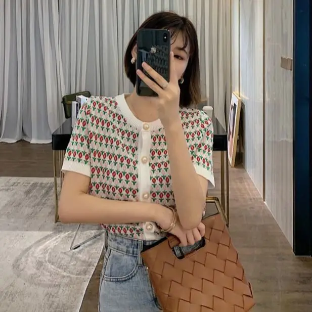 

2021 new heavy industry thin summer short sleeve cardigan jacquard pearl button sunscreen short coat women's sweater