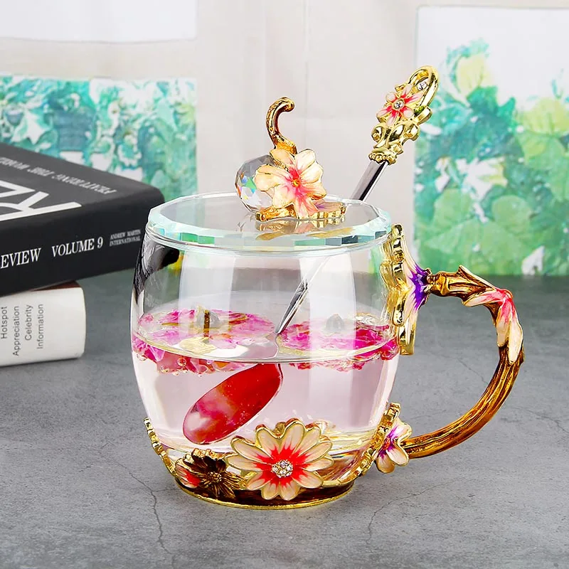 Кружка Red Rose Enamel Crystal с цветочным узором и ручкой - идеальный подарок для любимого человека на свадьбу.
