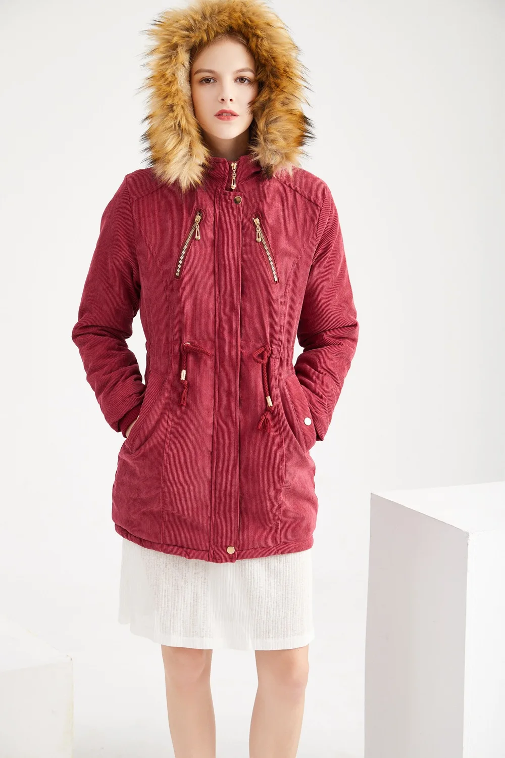 

Вельветовая хлопковая парка, женская зимняя куртка с меховым воротником и капюшоном, женское приталенное утепленное пальто на молнии с кар...