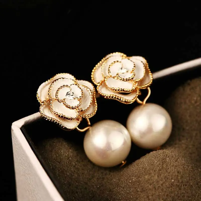 

Trendy Style Camellia Flower Stud Earrings Pearl Flower Big Brand Eesign Earring Boucle Femme Pendante Chic Jewelry