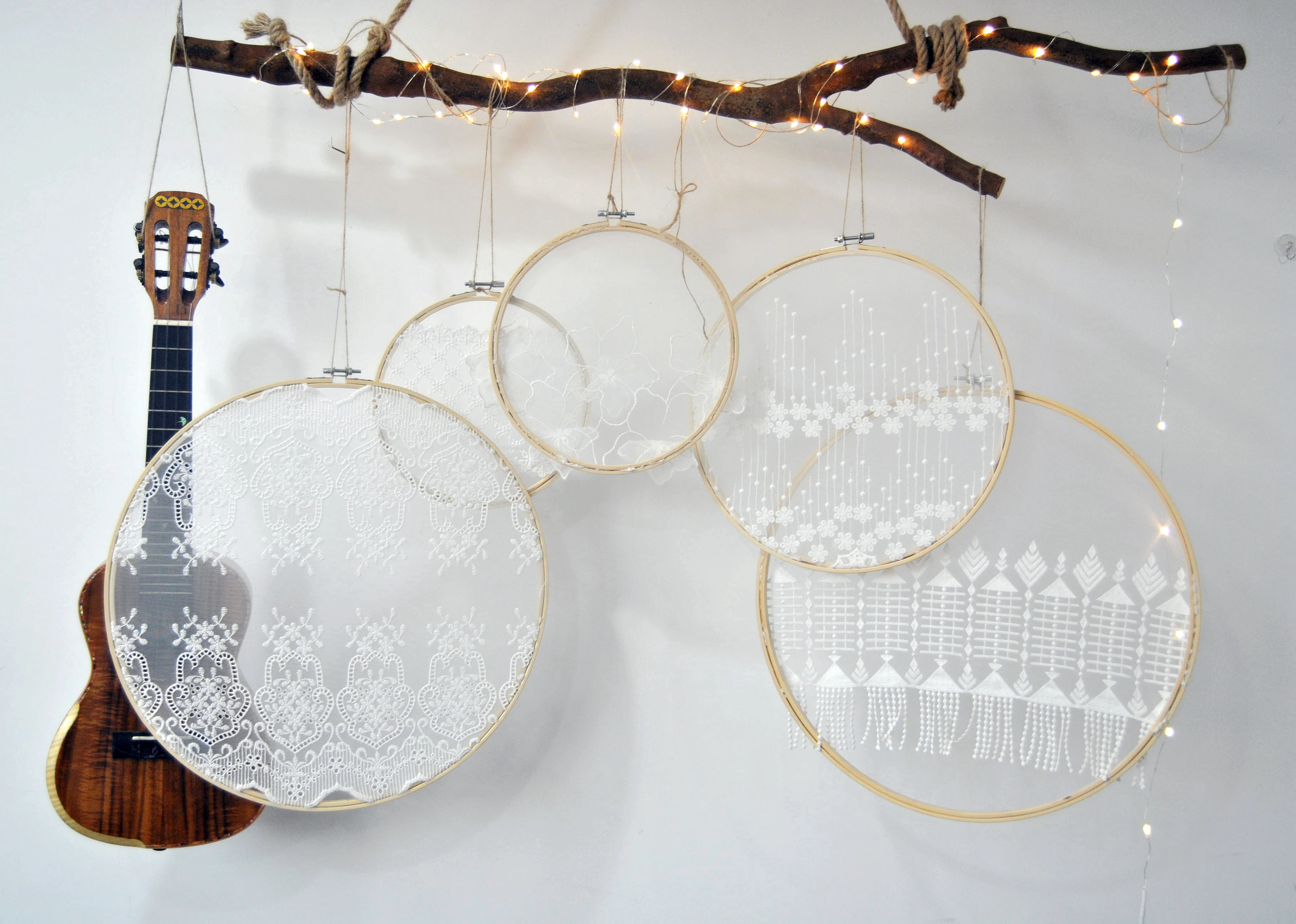 

Nature Round Wall hanging Dream Lace Catcher Wedding Background wall decor Mesh embroidery three-dimensional flower No.XXHB014