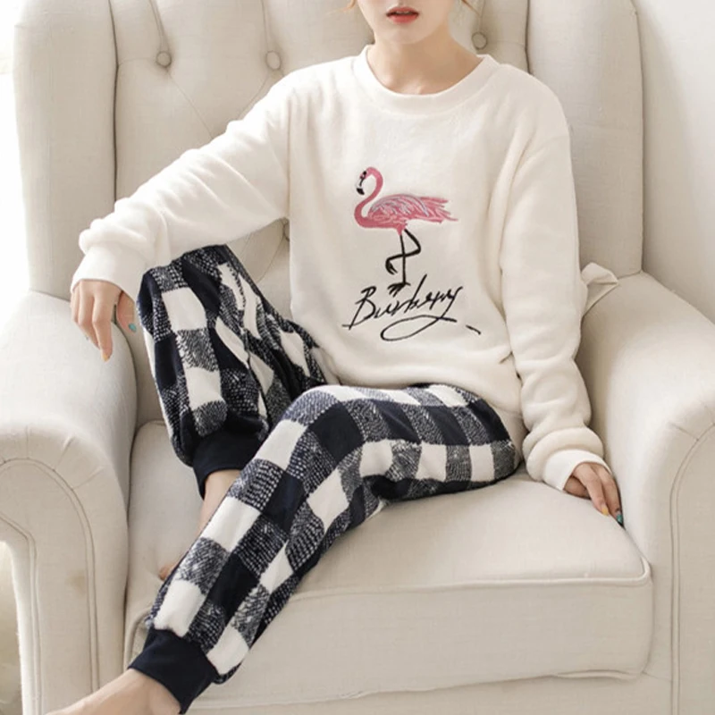 

Женская пижама осень-зима фланелевая теплая Женская одежда для сна корейский милый мультяшный пижамный комплект модная Пижама женская дом...