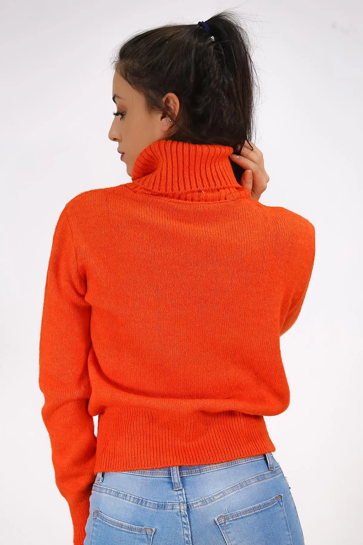 

Turtleneck Short Sweater Orange
