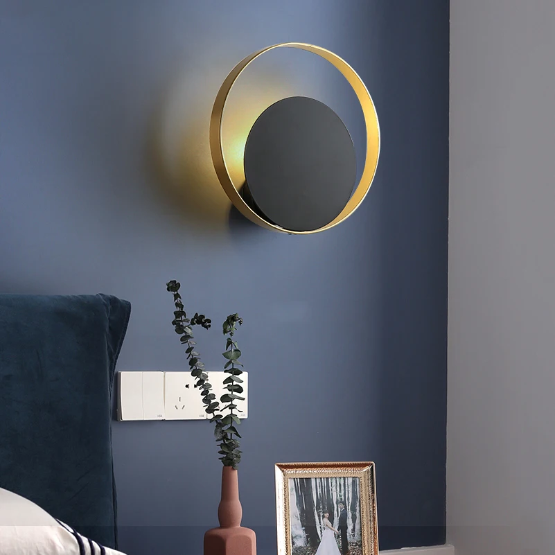 

Современный итальянский дизайн минималистичный настенный светильник креативный Lron светодиодный светильник для гостиной, туалета, спальни...