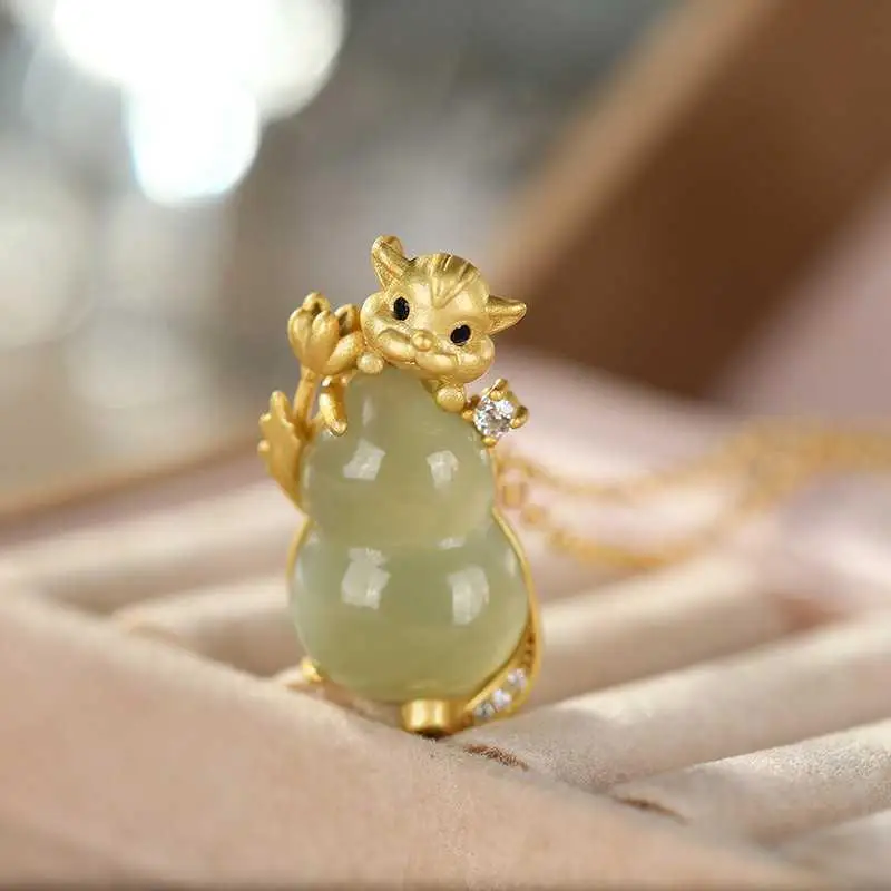 

Natural Hetian Jade Gourd Mouse Pendant Necklace S925 Sterling Silver Turquoise Animal Year Jiru Clavicle Chain Set for Women