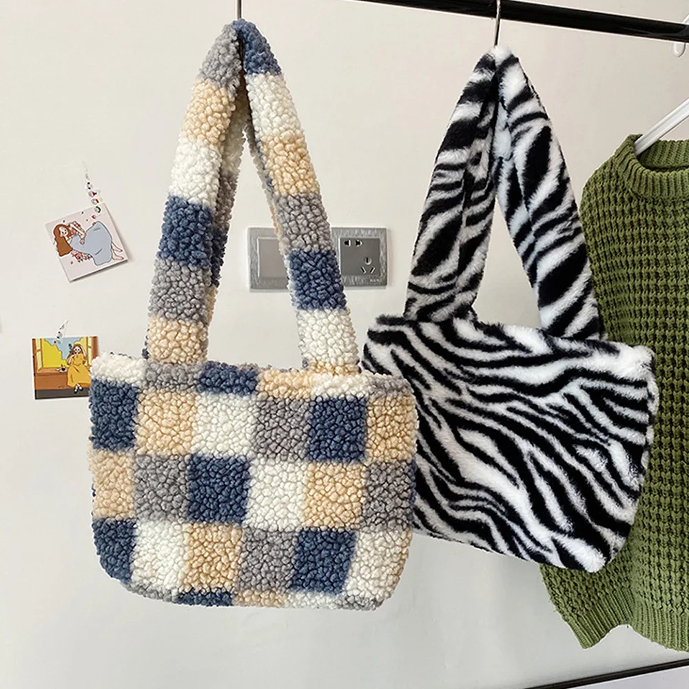 

Fluffy Big Shoulder Bag For Women New Fashion Leopard Zebra Print Underarm Bags Love Heart Pattern Soft Plush Warm Fur Tote Bags