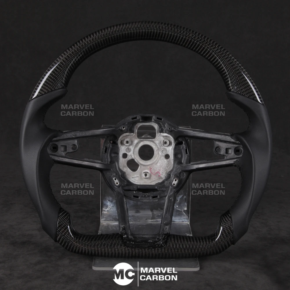 

100% REAL CARBON FIBER STEERING WHEEL COMPATIBLE WITH Audi R8