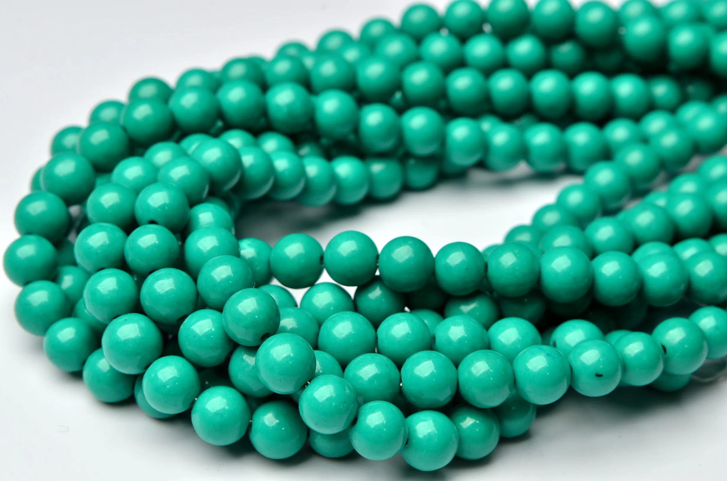 

Artificial turquoise (solid color) 4mm-14mm 1 strand/set (about 38 cm)