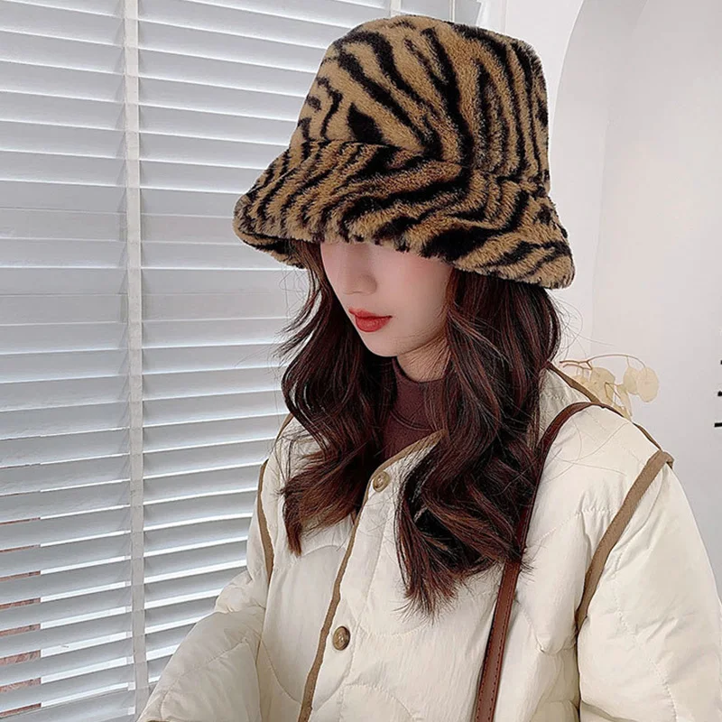 Панама женская из искусственного меха теплая плюшевая шапка с принтом зебры для