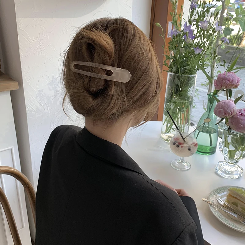 

New Acrylic Hair Clips Solid Color Hair Claws Hairpins Barrette Crab Elegant Ponytail Clip for Women Girls Chic Hair Accessories