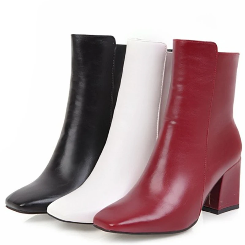 Зимние женские короткие ботинки черные красные белые 7 см на толстом каблуке