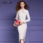 Женское шифоновое платье с воротником-шарфом и пуговицами