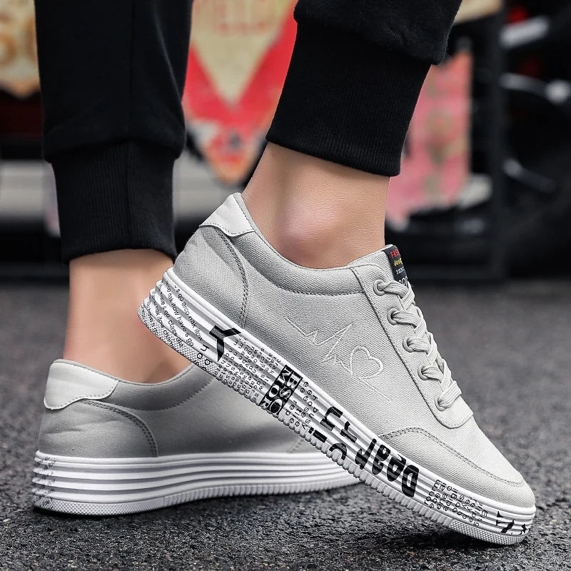 

The latest couple canvas shoes in 2021