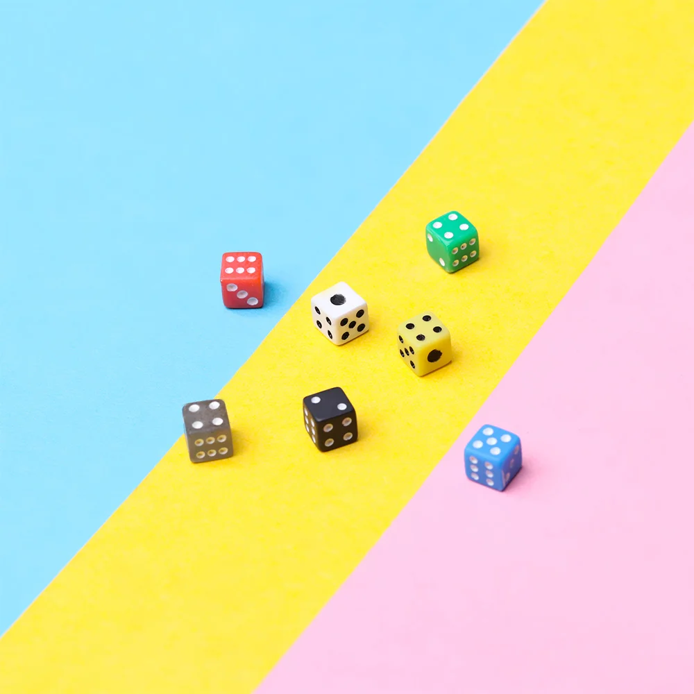 50 штук/сумка 6 гранных портативных настольных игр кубики для азартных игр вечеринок, цифровые игральные кости 5 мм, акриловые кубики с закругленными углами.